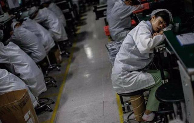 實拍我國手機生產工廠 進車間需換衣，每一環節都至關重要